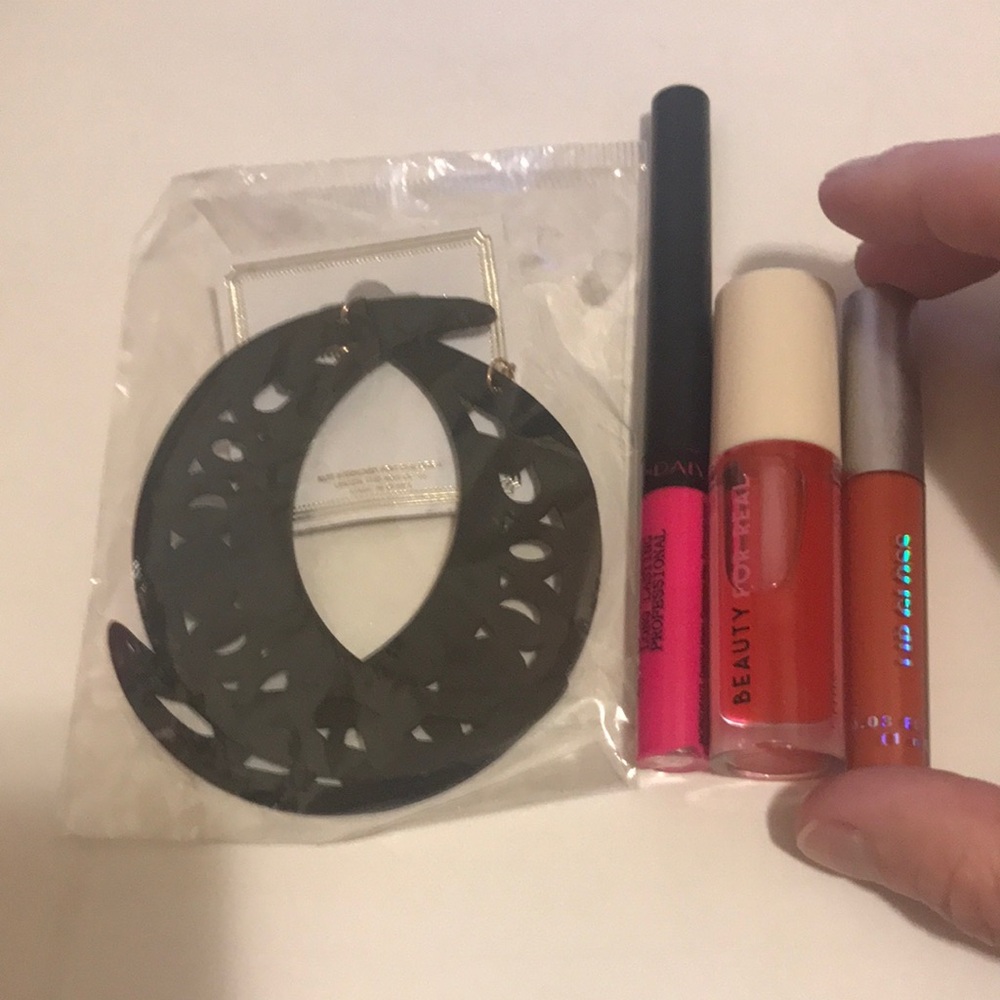 Laser-Cut Moon Earrings + Lip Gloss Trio Lot